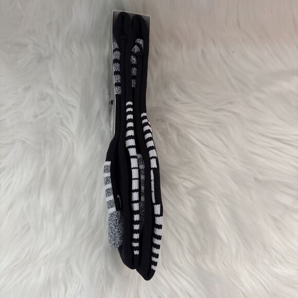 Adidas Soccer Team Speed Black Cushioned Socks Size Men's 5-8.5 Women's 7-10 NEW - Picture 9 of 10